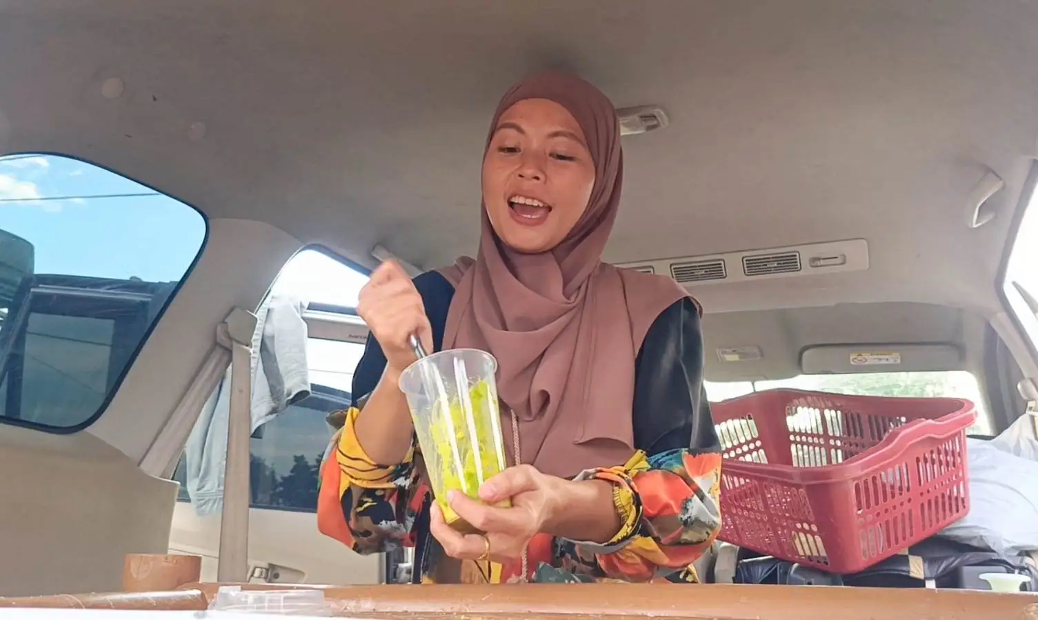 Dari Bagasi Mobil, Es Pokat Kocok Milik Mutia Mampu Raup Omset Jutaan Rupiah