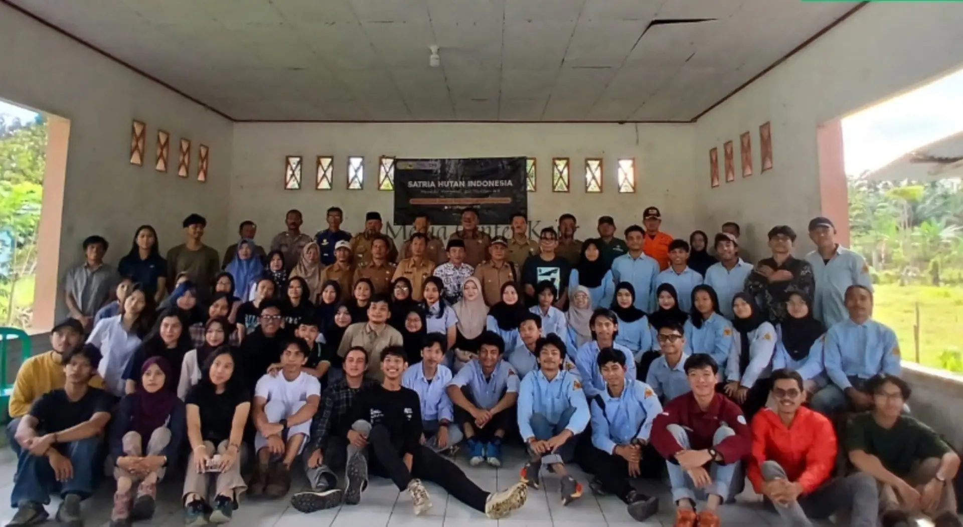 Ekspedisi Satria Hutan Indonesia: Mapala UI Berkolaborasi Lestarikan Gunung Patah