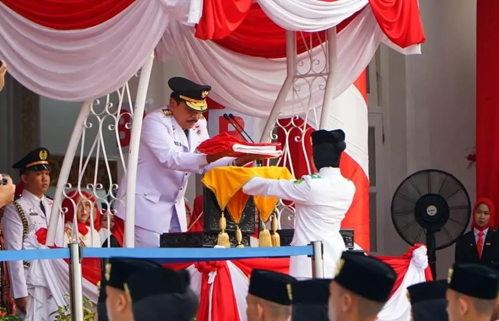 Wagub Mian Jadi Irup Upacara Penurunan Bendera HUT RI ke-80