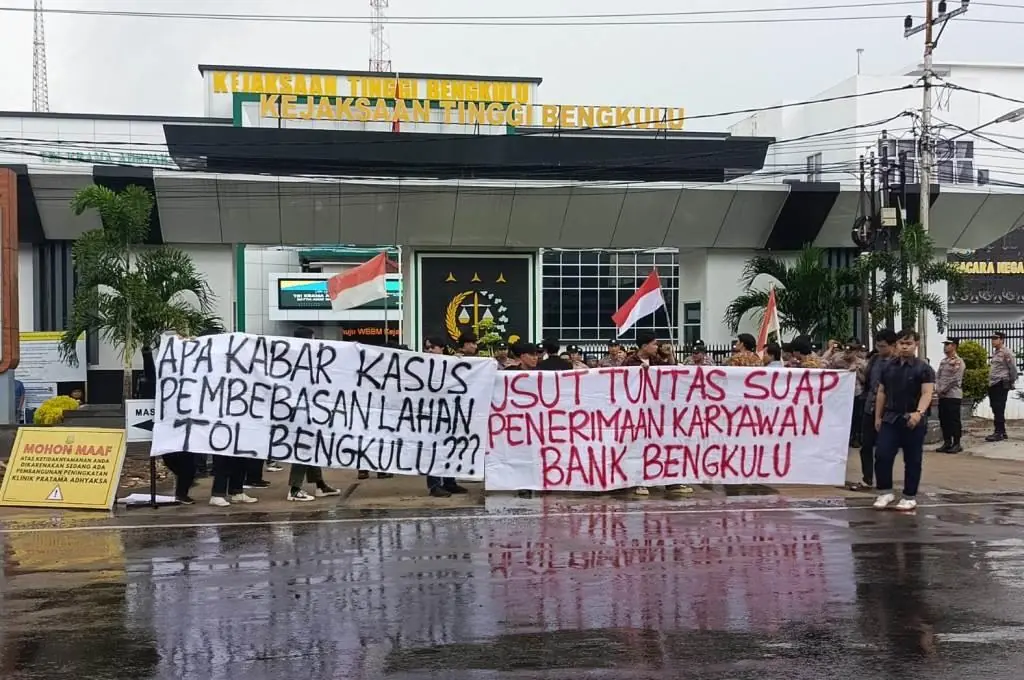 API Demo Kejati, Usut Gratifikasi Penerimaan Karyawan Bank Bengkulu