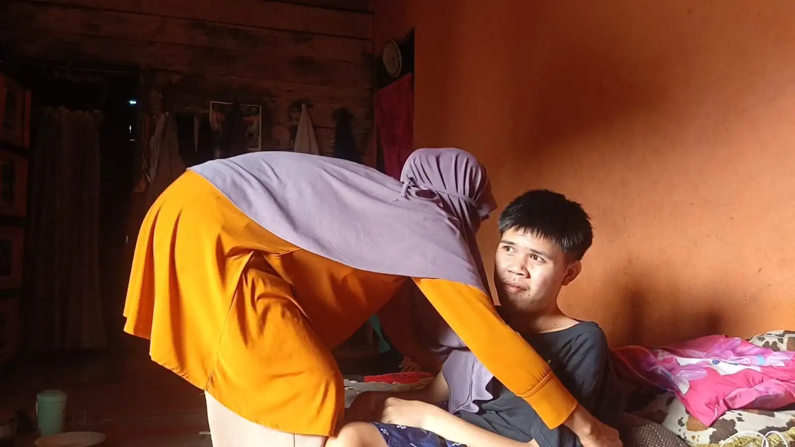 Pandu, Pemuda Penuh Harapan di Tengah Keterbatasan:  Umrohkan Orang Tua dan Bertemu Bupati Seluma