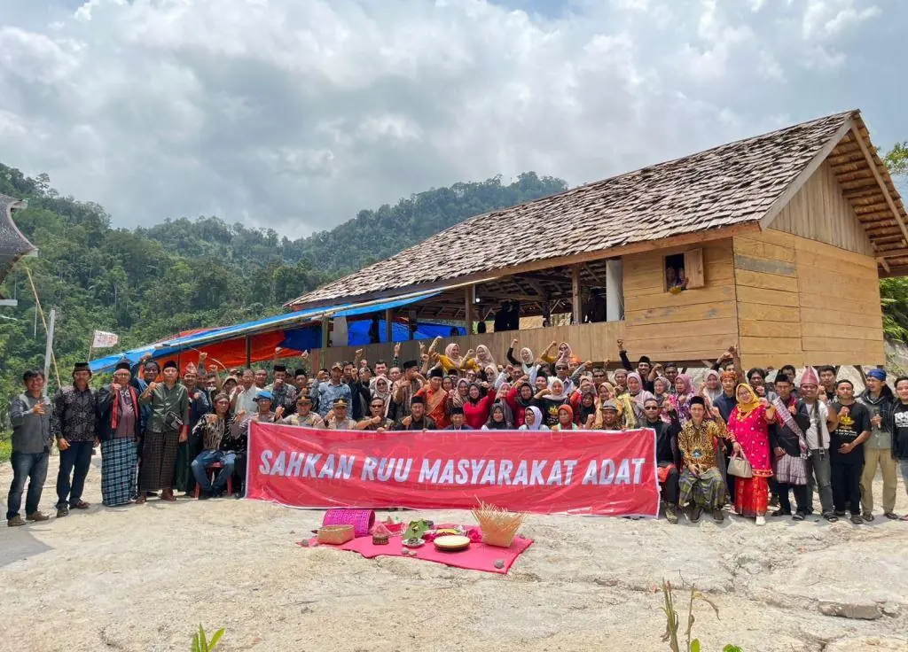 Resmikan Sekolah Adat Tunggu Tubang, DPRD Janji Urus Perda Pengakuan dan Perlindungan Masyarakat Adat