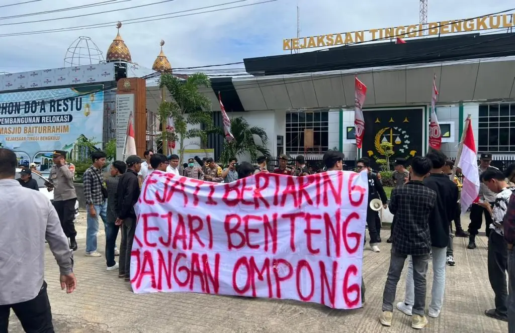 Aksi Demonstrasi API Benteng: Kejari Bengkulu Tengah Ompong, Mandul Tangani Korupsi