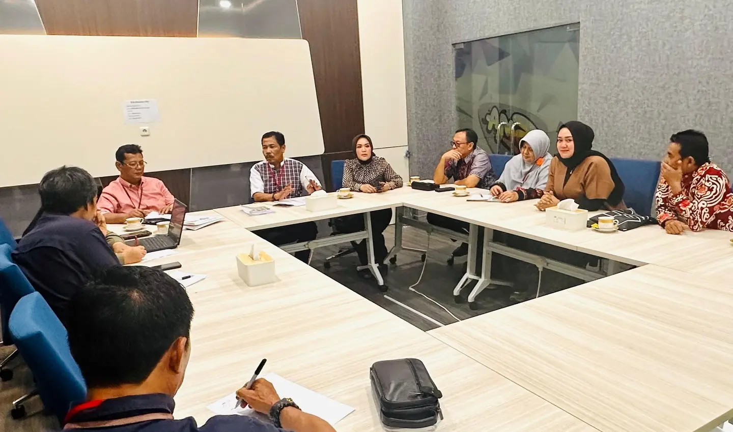 Komisi IV DPRD Provinsi Bengkulu saat mengunjungi kantor Kementerian Pendidikan Dasar dan Menengah di Jakarta, Foto: Dok