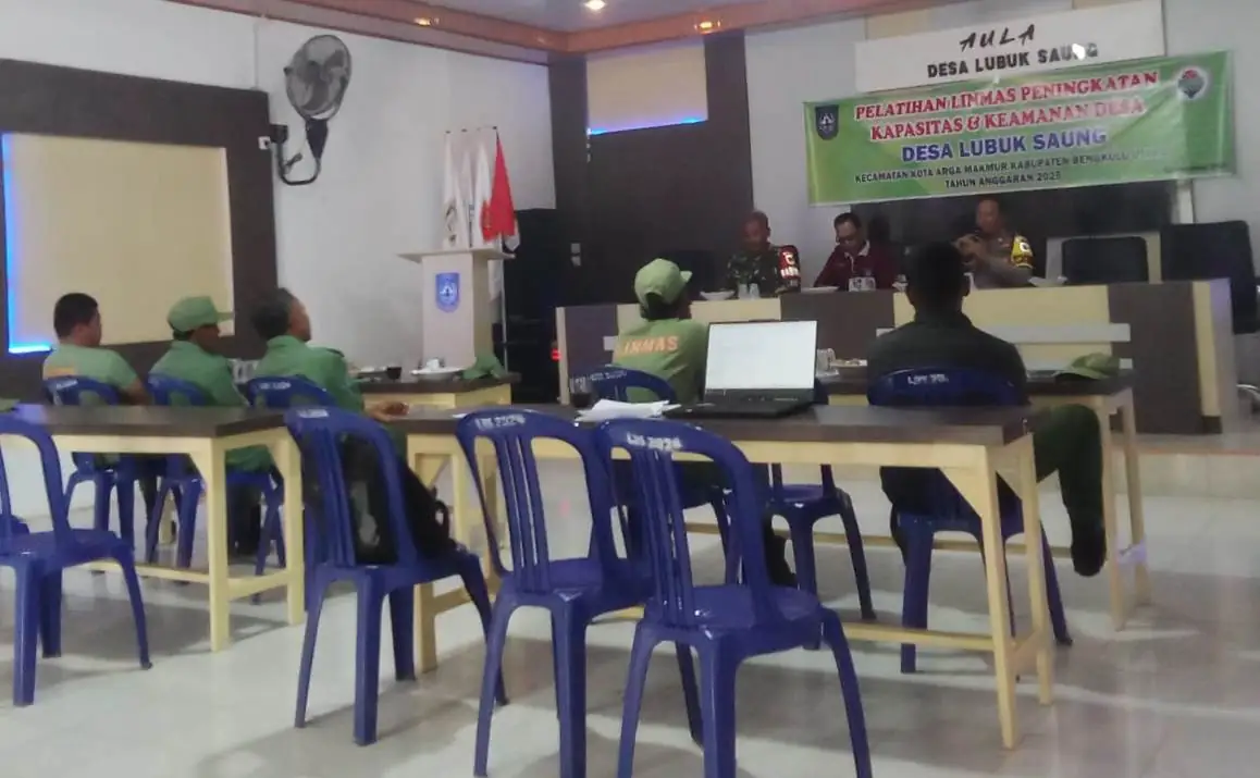 Lima Anggota Linmas Desa Lubuk Saung Ikuti Pembinaan dan Pelatihan Keamanan