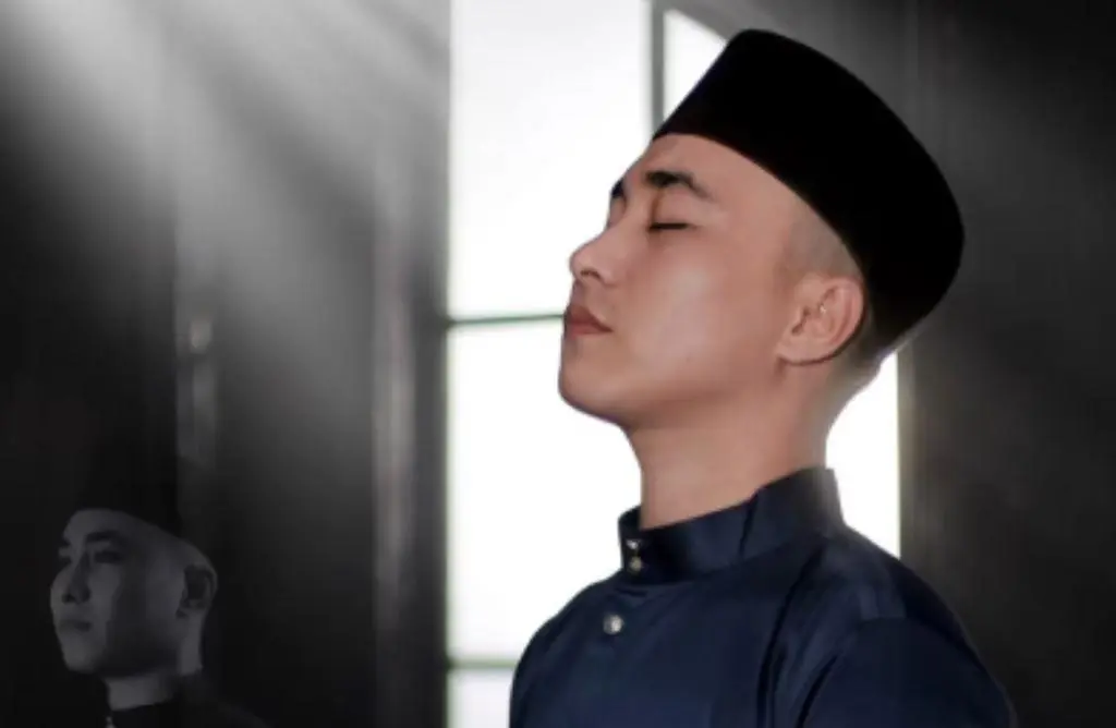 Penyanyi Asal Seluma Dang Med Rilis Single Terbaru “Bujang Belagham”