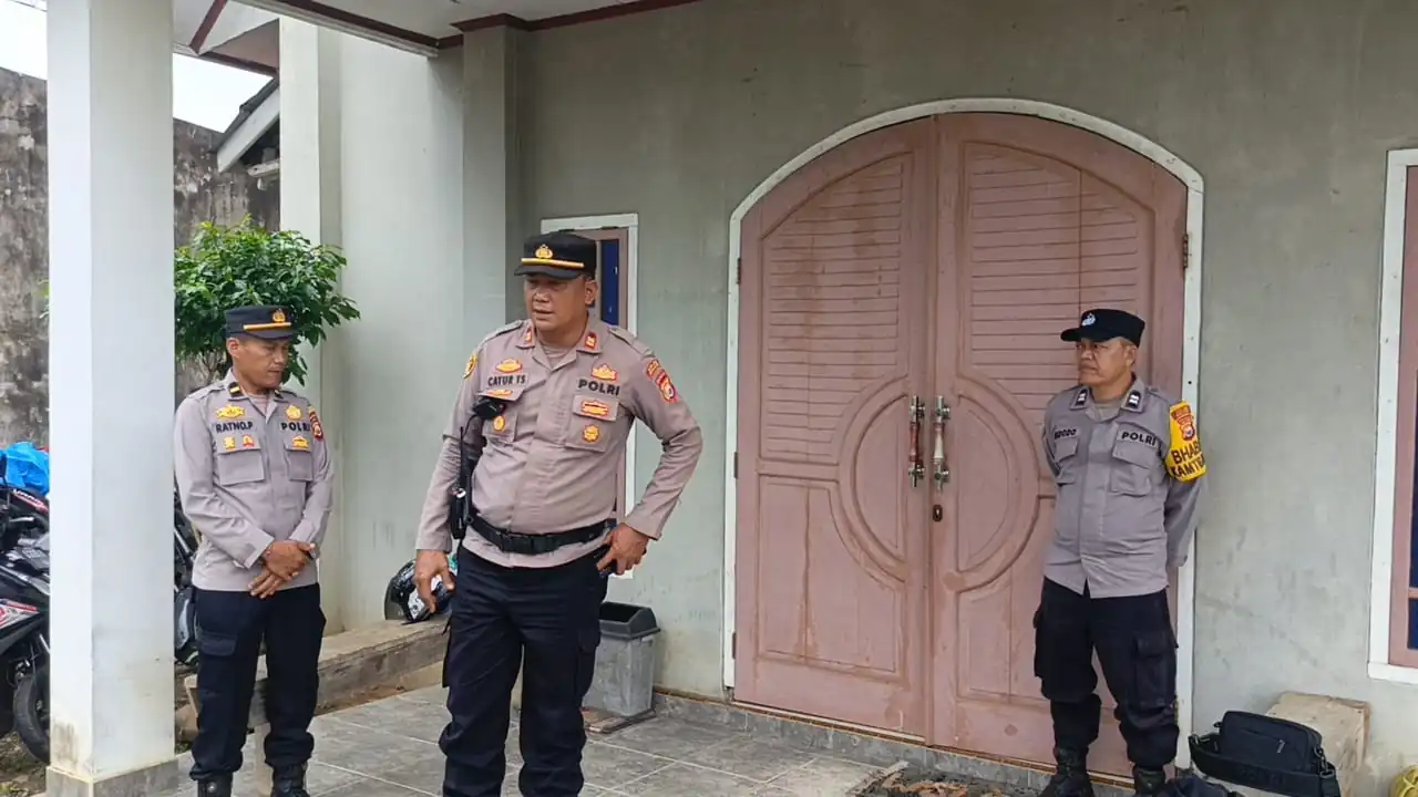 Polisi Pantau Perayaan Natal 2025 di Seluma, 70 Personel Dikerahkan Jaga Gereja di Sukaraja