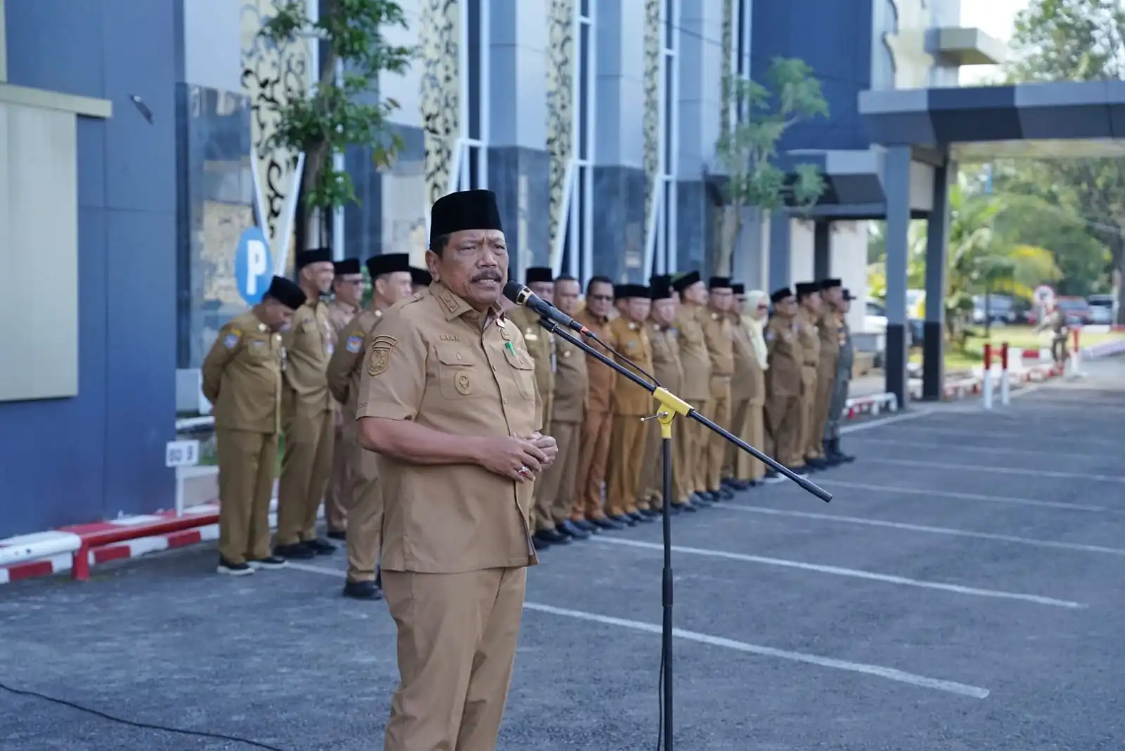 Apel Perdana 2026, Wagub Mian Tegaskan Pegawai Pemprov Fokus Bantu Rakyat