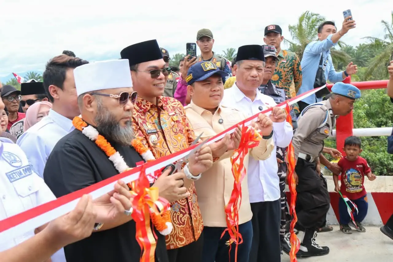 Gubernur Helmi Hasan Resmikan Jembatan Air Matan Seluma, Wujud Nyata Program Bantu Rakyat