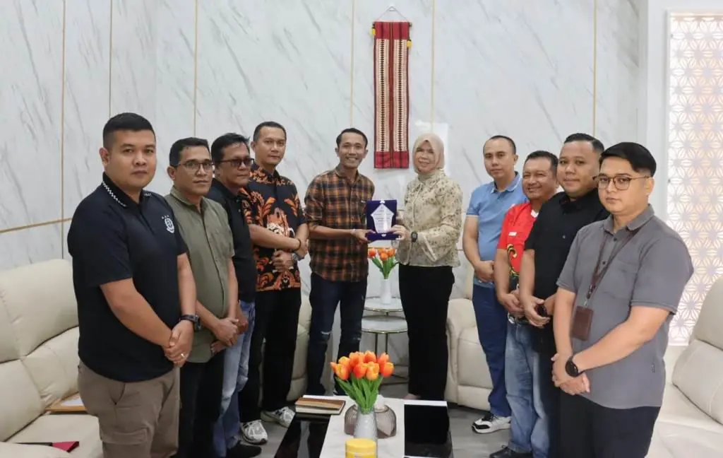 Perkuat Sinergi, JMSI Ganjar Kejari Bengkulu Utara Penghargaan Anti Korupsi