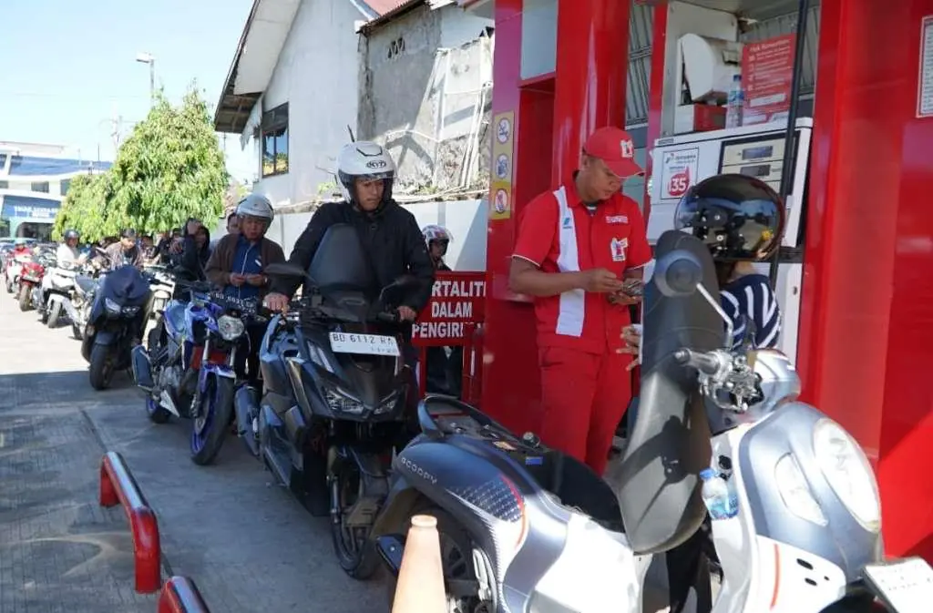Antrean BBM di Bengkulu Mulai Mengular, Pertamina Pastikan Bukan Dampak Konflik Internasional dan Stok Aman