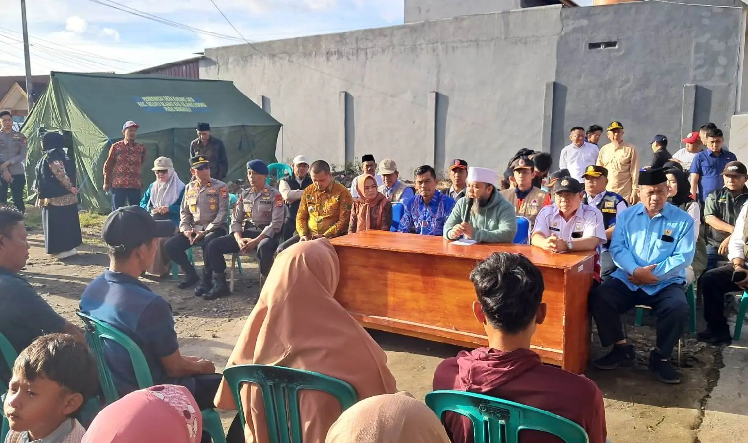 Gubernur Helmi Hasan Pastikan Pemerintah Hadir Ditengah Korban Bencana Puting Beliung