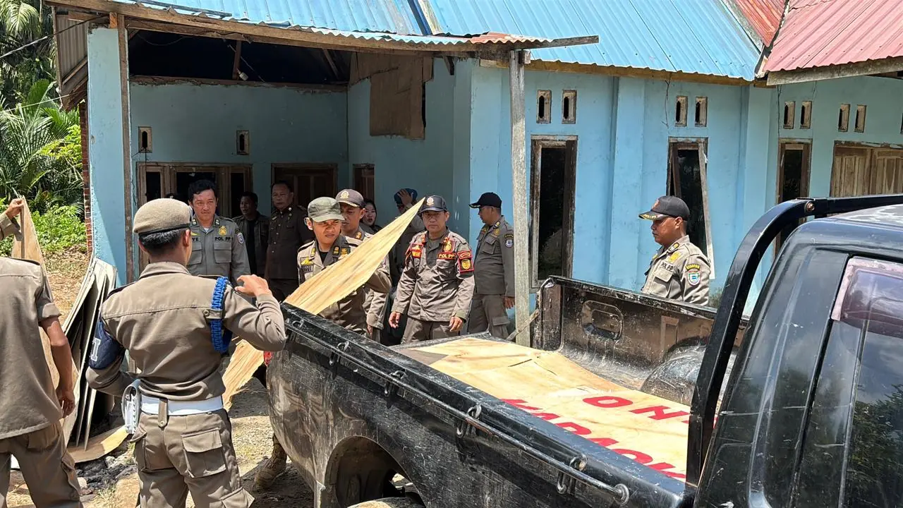 Jelang MTQ, Pemkab Seluma Bongkar Warung Remang Remang