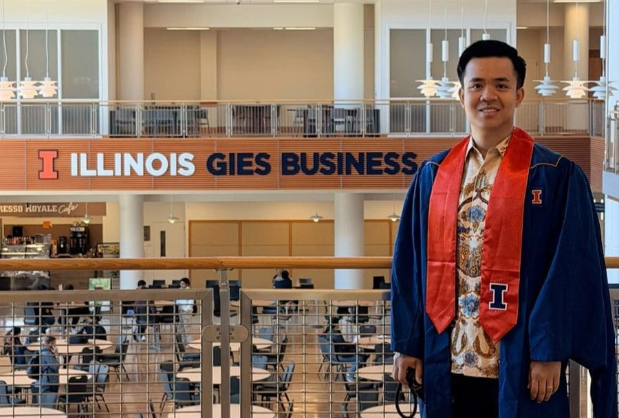 Ahmad Fachry Falah Raih Gelar S2 dari University of Illinois Urbana-Champaign