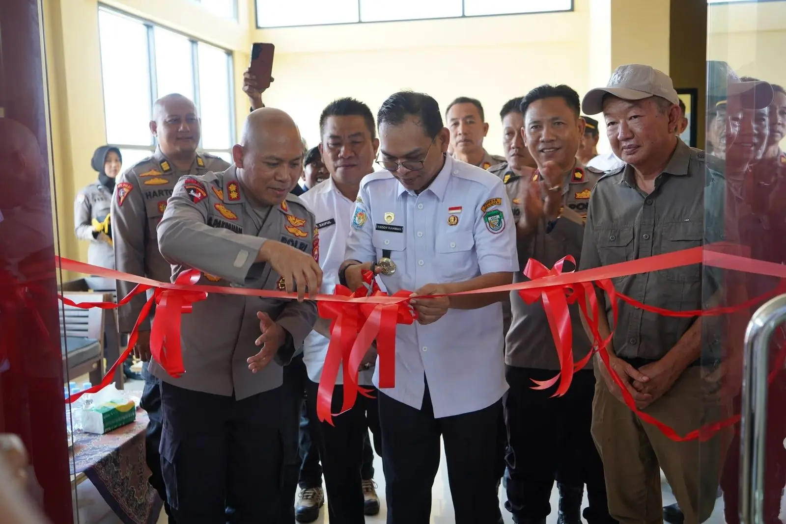 Bupati Seluma Resmikan Command Center dan Letakkan Batu Pertama Gedung Reskrim