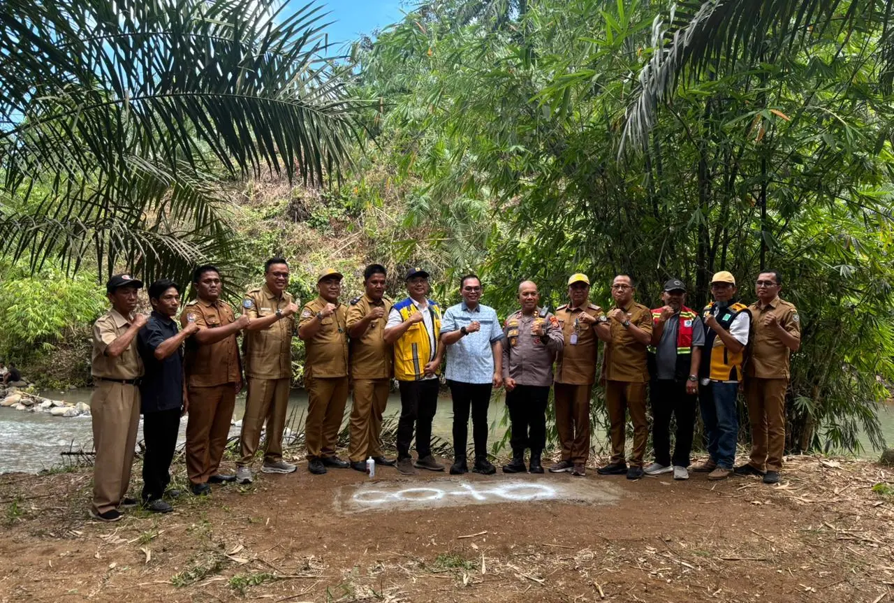 Jembatan Penghubung Desa Simpang Mulai Dibangun Setelah 10 Tahun Penantian