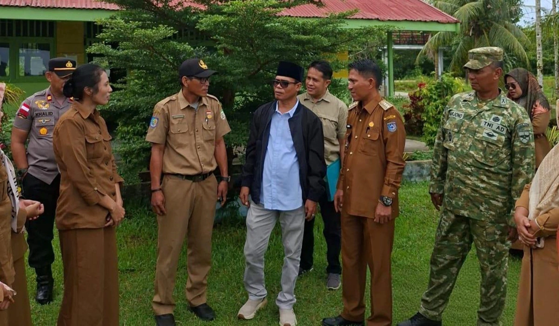 Wakil Ketua I DPRD provinsi Bengkulu saat menerima aspirasi SMA Negeri 6 Bengkulu Utara, Enggano, Foto: Dok