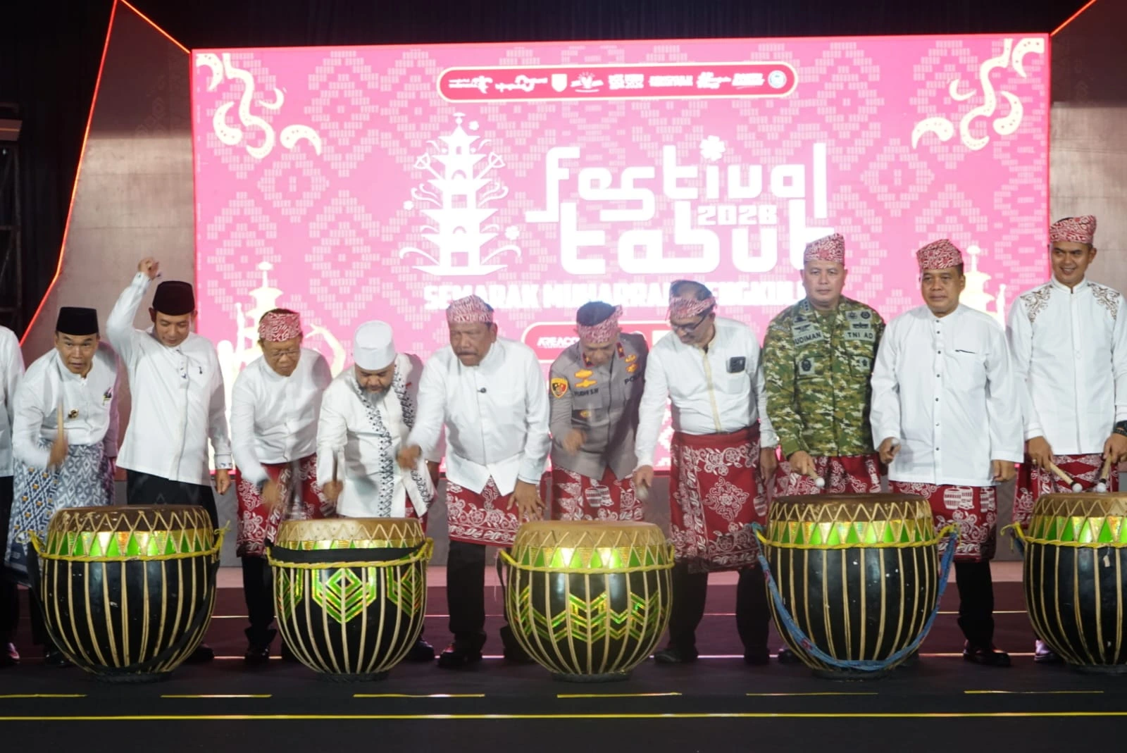 Gubernur Helmi Hasan Resmi Buka Festival Tabut Bengkulu 2026