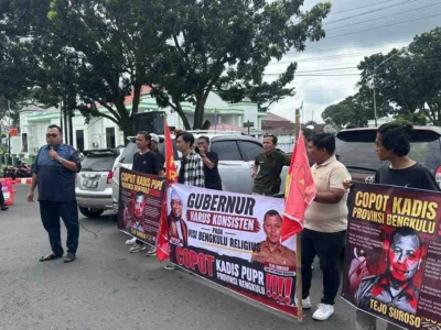 Terjerat Tiga Perkara, Gubernur Bengkulu Didesak Copot Kadis PU Tejo Suroso