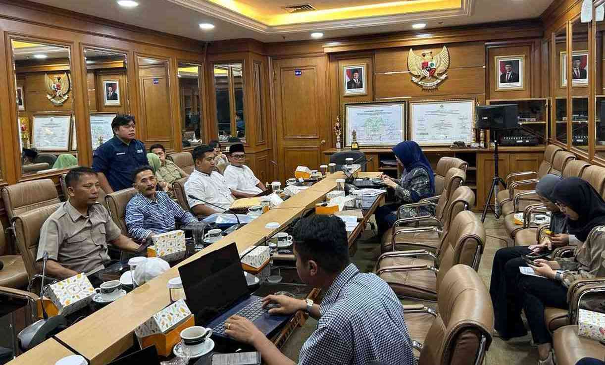 Perjuangan Warga Desa Talang Giring: Adukan Nasib ke Kemenhut, Teuku Teteskan Air Mata