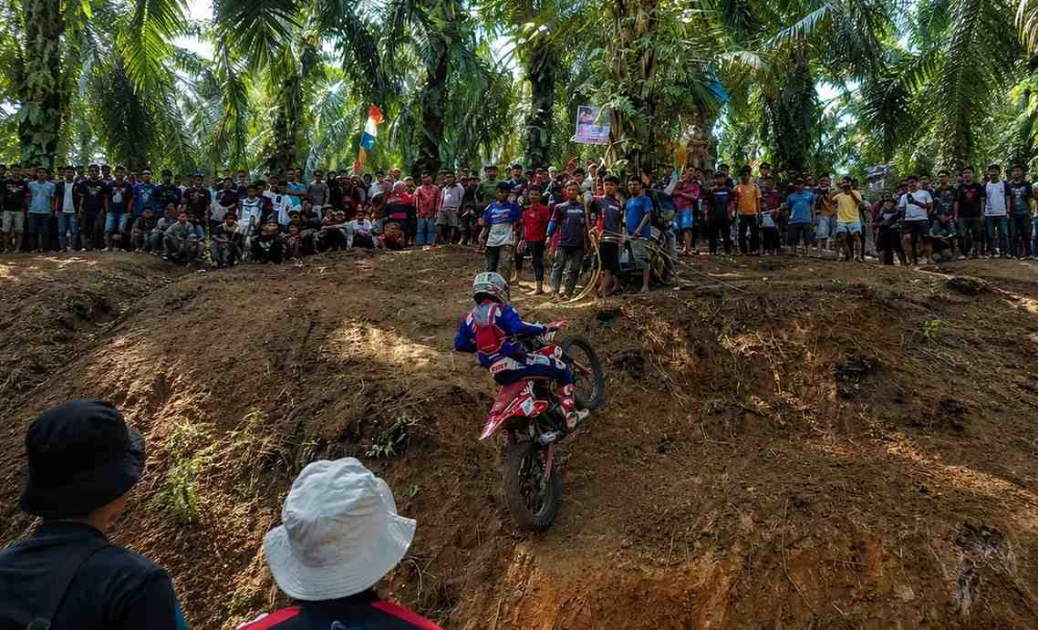Viral! Jalur Tanjakan Kayu Menang Jadi Incaran Rider 3 Provinsi