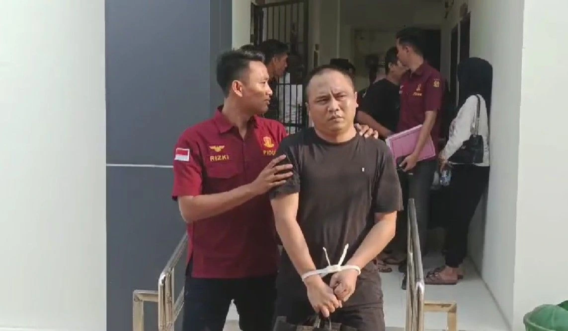 Jaksa Tahan Repal Pahlevi Tersangka Kasus Penipuan Jabatan Dirut Bank Bengkulu