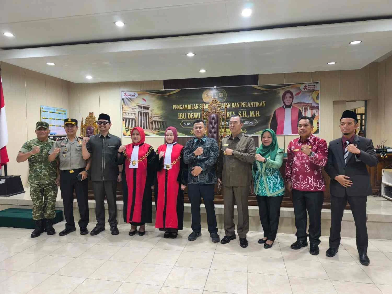 Sekda Hartono Dampingi Bupati Kepahiang Hadiri Pelantikan Wakil Ketua Pengadilan Negeri