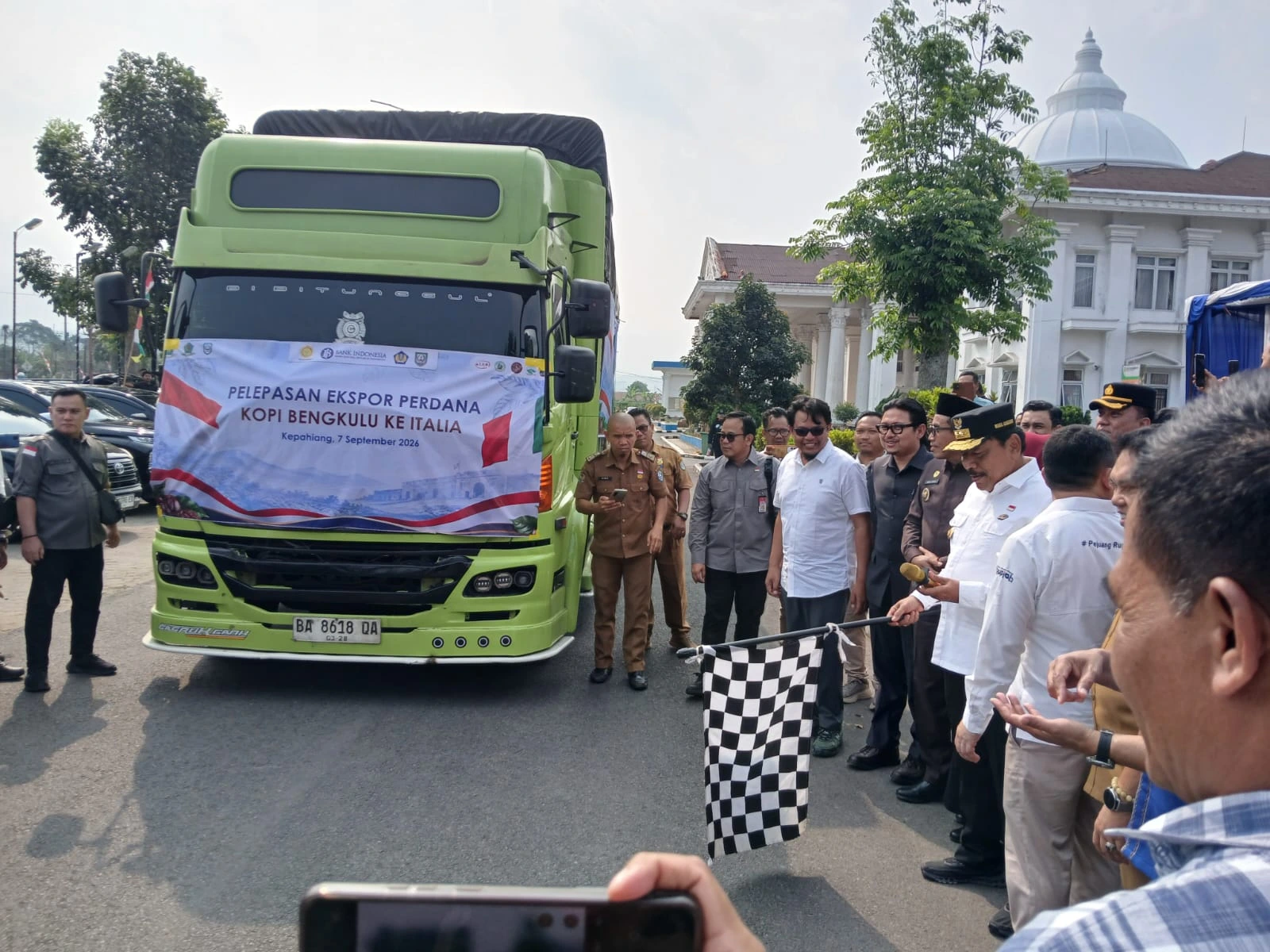 Wagub Mian Lepas Keberangkatan Kopi Bengkulu 19,2 Ton ke Italia