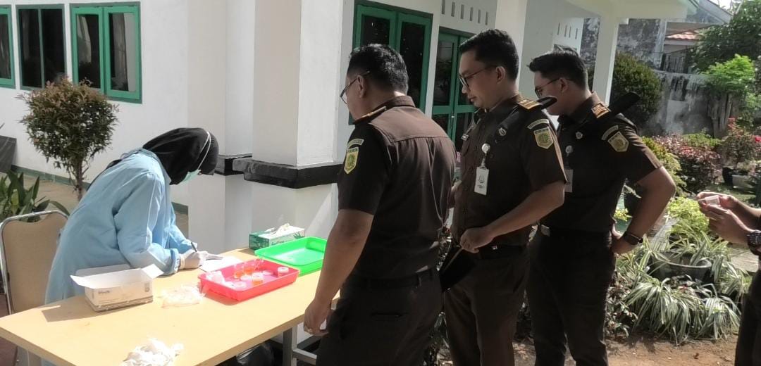 Ratusan Pegawai Kejari Bengkulu Jalani Tes Narkoba, Wujudkan Penegak Hukum Berintegritas